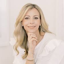 Every year, I choose a word to guide me through the year. Past words  include: 2020: Simple 🧘🏻‍♀️Okay don't laugh because 2020 was SO NOT  SIMPLE for most of us! But I