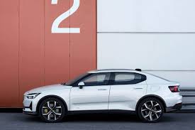 Markant ist das durchgehende leuchtband am heck. Polestar 2 2021 Erscheinungsdatum Preis Technische Daten