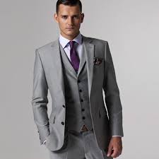 Der dreiteilige anzug in blau ist die klassische anzugfarbe für die meisten hochzeiten, der wenn die hochzeit am strand stattfinden soll oder sie den klassischen look aufgeben und etwas frischeres. Grau Hochzeit Smoking Nach Mass Herren Anzuge Grau Brautigam Anzug Manner Grau Smoking Jacke 2017 Grau Hochzeit Smoking 3 Stuck Grauer Anzug Aliexpress
