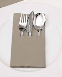 Weitere ideen zum servietten falten: Serviette Als Bestecktasche Falten Einfach Vielfaltig Nutzbar