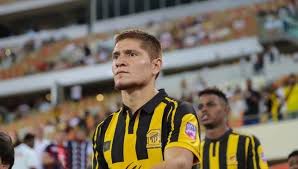 ليوناردو جيل جروهي يساعدني في التأقلم مع الاتحاد وهذا هدفي القادم سبورت 360 تحدث الأرجنتيني ليوناردو جيل محترف نادي الاتحاد عن In 2020 Sports Jersey Jersey Sports