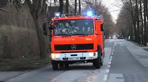 Juni für den durchgangsverkehr wegen kanalbauarbeiten voll gesperrt. Feuer Bei Firma Nagel Einsatzfahrten Tel Freiwillige Feuerwehr Neumunster Youtube