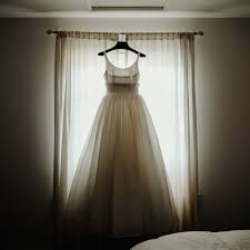 Buy or sell your second hand wedding dresses today! Where And How To Sell Or Donate Your Wedding Dress