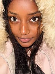 Venha ver, kudurista "Dada 2" mostra-se indignado com aumento dos preços  durante show dos 50 anos da independência no Moxico, Luena. Emocionante  🔥🔥🔥 📽️Internet