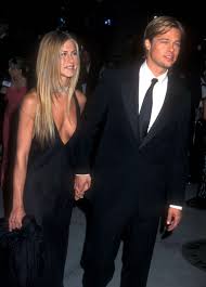 Hollywood exes jennifer aniston and brad pitt were photographed having a tender moment backstage after each won sag awards. Jennifer Aniston And Brad Pitt In 10 Iconic Vintage Style Moments Vogue Paris