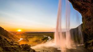 Mana tahu anda berpeluang ke sana suatu hari nanti. Inikah Air Terjun Tercantik Dunia