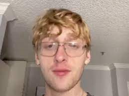 Viral vine star adam perkins, known for his welcome to chilis video, has died at the age of 24 the social media star's twin, patrick perkins, confirmed in an instagram post on tuesday evening that his. 1cltuzmjen9bzm