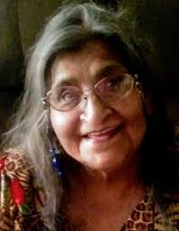 Loretta Lara's Instagram, Twitter & Facebook