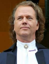 ANIWETA MAZELI : SIMPLY THE BEST! We like to think that beyond knowing how  to sing, there is a reason Mazeli Aniweta Mazeli brand of music resonates  with everyone fortunate to experience