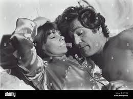 George segal glenda jackson hi-res stock photography and images