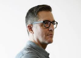 THE AMERICAN RE-REVOLUTION Detroit, Shinola y el (...)