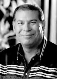 She Looks For News”