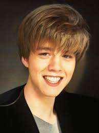 I ask AI to give 90210 characters cindy walsh and joe bradlee haircut for  fun 😂💖😱 I think I now will be traumatize : r/BeverlyHills90210