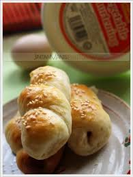 Beberapa hari yang lepas saya telah menerima resepi terbaru iaitu resepi roti sosej cheese. Roti Sosej Mini Jintanmanis Com Lives From Osaka Japan