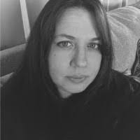 Shari Stock's Instagram, Twitter & Facebook