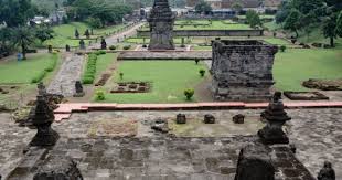 .walmiki) kitab mahabarata, dikarang oleh resi wiyasa contoh kakawin ramayana zaman kediri (abad (mpu kanwa) ditulis pada masa raja airlangga) kresnayana (mpu triguna) smaradhana 44 babad tanah jawi babad tanah jawi yang ditulis oleh carik braja atas perintah sunan paku. Sejarah Kerajaan Kediri Dan Karangan Karya Sastra Buatan Beberapa Empu F2phone