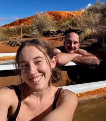 Stay a while and relax in a cozy bus ✨️ 📷 @dillionlalor