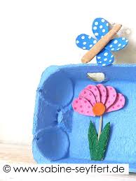 Zum basteln benötigen sie einen leeren eierkarton für 6 oder 10 eier. Diy Bastelidee Upcycling Mit Eierkartons Mit Kindern Fruhlingsblumen Basteln Blog Sabine Seyffert