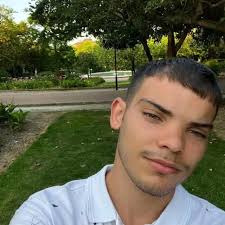 La gente quiere seguidores o ven en tu insta cosas q no le cuadran y te  dejan ahí, de todas formas se ha perdido la paciencia y el conocer a  alguien de