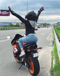 Follow Super Bikes Black Universalbikers Bikefam Motowetness Sportbikegram Superbike Tsuperbikelife Insta Bike Photoshoot Super Bikes Motorcycle Girl