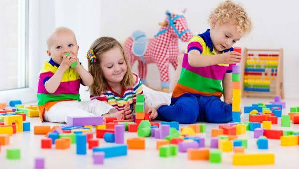Cách chọn đồ chơi cho bé theo độ tuổi - Cẩm nang cho cha mẹ