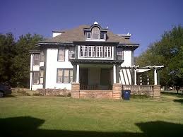 The Walton Derr House Historical Victorian Home In Guthrie Ok Home Of U S Marshall Chris Madsen Victorian Homes Guthrie Oklahoma House Styles