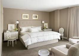 Master With Large Side Tables Oak Bedroom Furniture Taupe Bedroom Bedroom Design