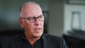 [🇬🇧/🇩🇪], Robert de le Roi, Kusch+Co Creative Director, talks about  design as a competence, focusing