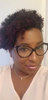 Good night Phamily this how I keep my curls moist my plastic cap with  Photogenic conditioner and water😊