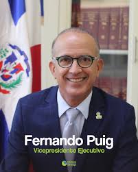 Fernando Puig Miller, @fernandopuigm, nace en Puerto Plata, República  Dominicana. Cursa sus estudios primarios y secundarios en el Colegio San  Felipe de esa ciudad.⁣ ⁣ Es egresado de la de la carrera