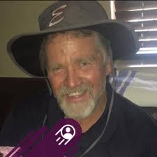 What are tips for pitching and hitting in fastpitch softball?