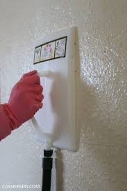 Household Diy How To Strip Woodchip Wallpaper The Easy Way Woodchip Wallpaper Diy Wallpaper Stripping Paint
