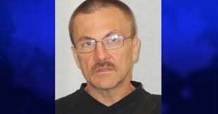 New image of wanted federal inmate