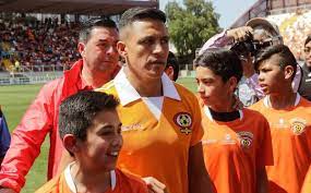 Esta frase la dijo el gran vicente cantatore después de que cobreloa perdiera la libertadores de 1982 con gol en el minuto 89′ de la final de vuelta allá en. El Homenaje De Cobreloa A Alexis Sanchez Eduardo Vargas Y Gary Medel Eliminatorias Rusia 2018 24horas