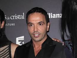 In 1989, he was spotted by angela lorente of tf1 and by cédric naimi. Exclu Closer Kamel Ouali Victime D Une Tentative De Cambri Closer