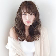 ラフでアンニュイエアウェーブパーマで作る外国人風スタイル