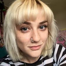 Vicki Powell (@holelottalove1)