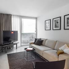 Grau türkise plissees wohnzimmer grau weiß wohnzimmer grau weiß braun wohnzimmer grau weiß design wohnzimmer grau weiß holz wohnzimmer grau weiß rosa. Weisses Wohnzimmer Bilder Ideen Couch