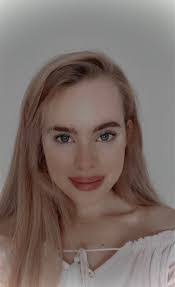 Rose Osborn's Instagram, Twitter & Facebook