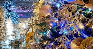 Deck your halls with beautifully designed christmas & holiday decorations from christmas central. Indoor Outdoor Los Angeles Best Christmas Lights Aldik Home