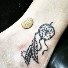 The tattoo exists in different colors and patterns, with decorative images of arrows, birds, beads and other symbols. 30 Dream Catcher Tattoo Designs To Get Inspired In 2021