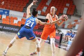 Basket landes (k) / spain. Premiere Defaite De La Saison Pour Bourges Face A Basket Landes Relire Le Direct Bourges 18000