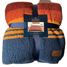 Due to extremely cold weather, you would need to cover yourself properly to stay safe. Pendleton Bedding Pendleton Sherpa Fleece Grand Canyon King Blanket Poshmark