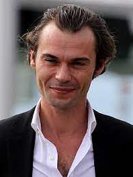 Un désir de paternité que sagamore stévenin a su nourrir dès le plus jeune âge. Robinson Stevenin Wikipedia