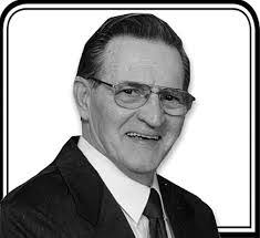 Eileen Therrien's Instagram, Twitter & Facebook