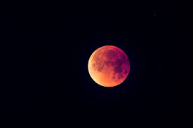 The previous supermoon lunar eclipse was in september 2015. Blood Moon 2018 Total Lunar Eclipse Over Dubai This Month Insydo