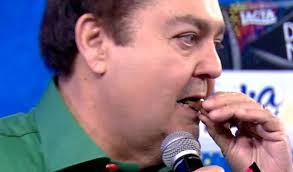 Carregue a partir do computador. Faustao Ganha Valor Inacreditavel E Bizarro Em Acao Em Seu Programa Come Produto E Fala De Boca Cheia Tv Foco