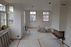 Dan werden grote hoeveelheden karton weggegooid. Stucadoors Schoonmaken Stucstad