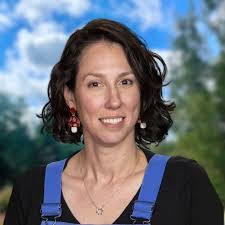 Lindsey Tobin's Instagram, Twitter & Facebook