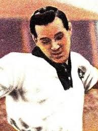 Happy Birthday 🥳 to Desmond George Bremner (born 7 September 1952), a  Scottish former professional football midfielder. He made more than 600  league appearances for clubs in both Scotland and England, was